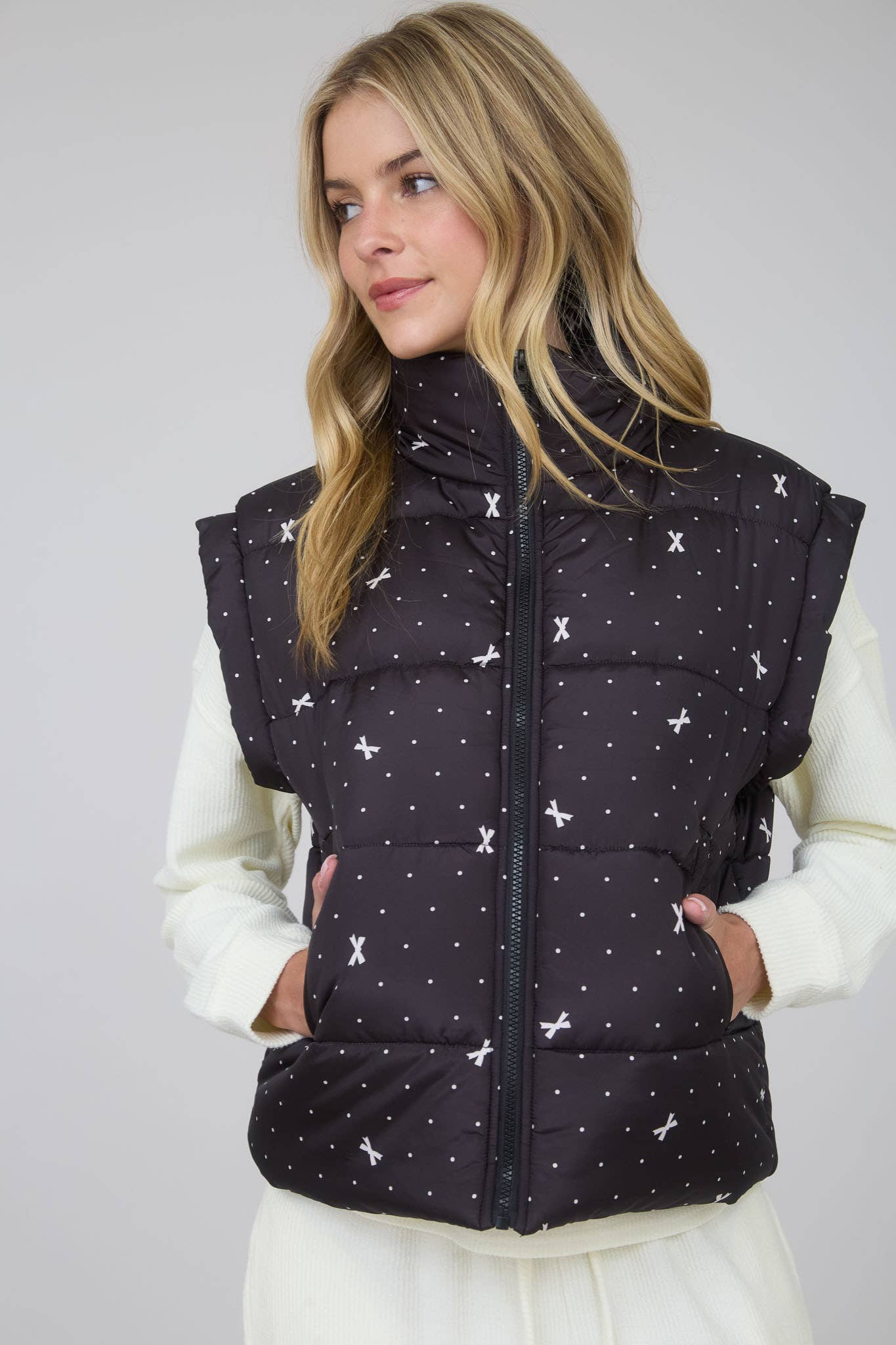 POLKA DOT BOW PATTERN ZIP-UP PUFFER VEST