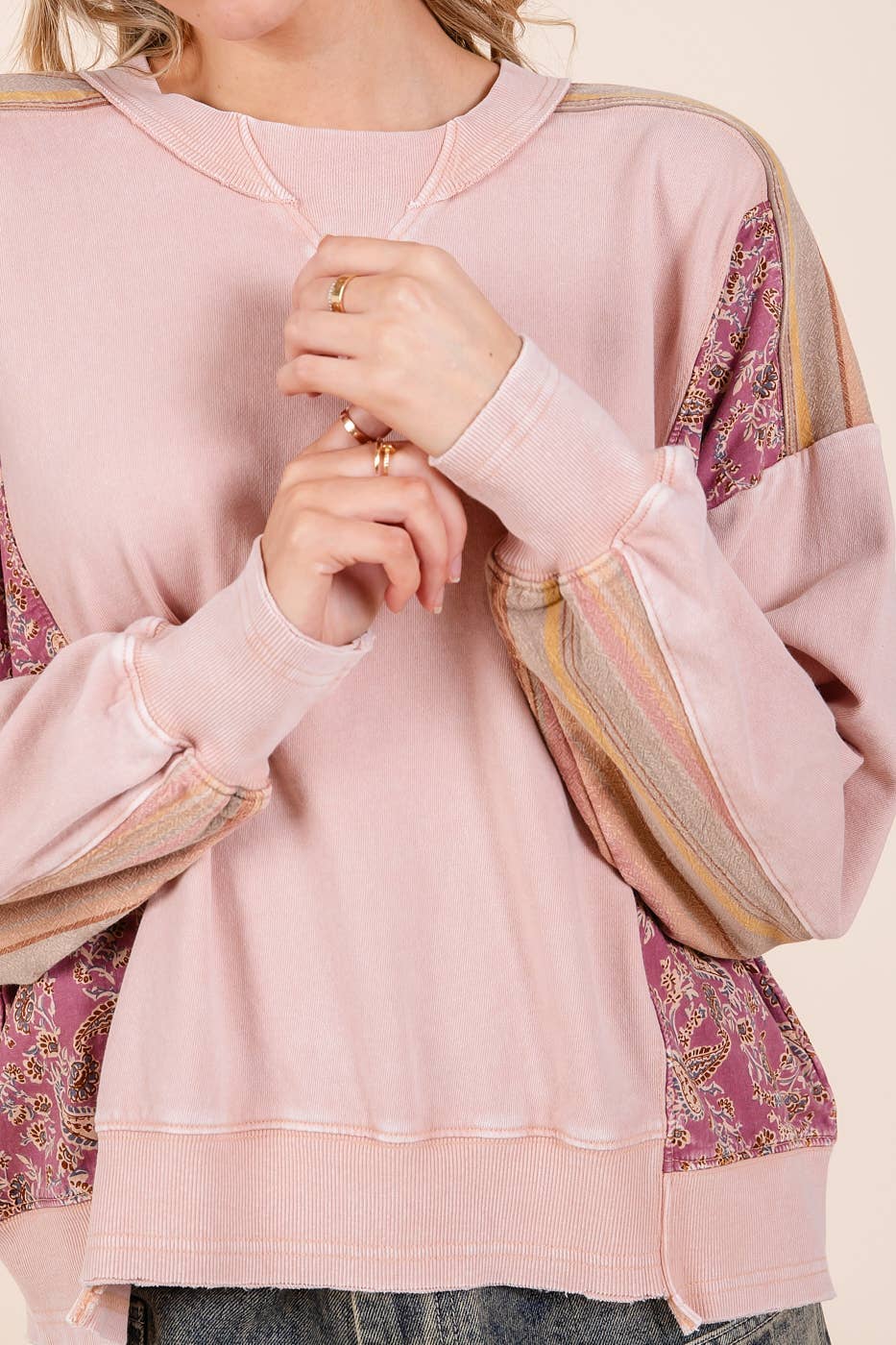 PATCHWORK PRINT MIX MINERAL WASH PULLOVER TOP