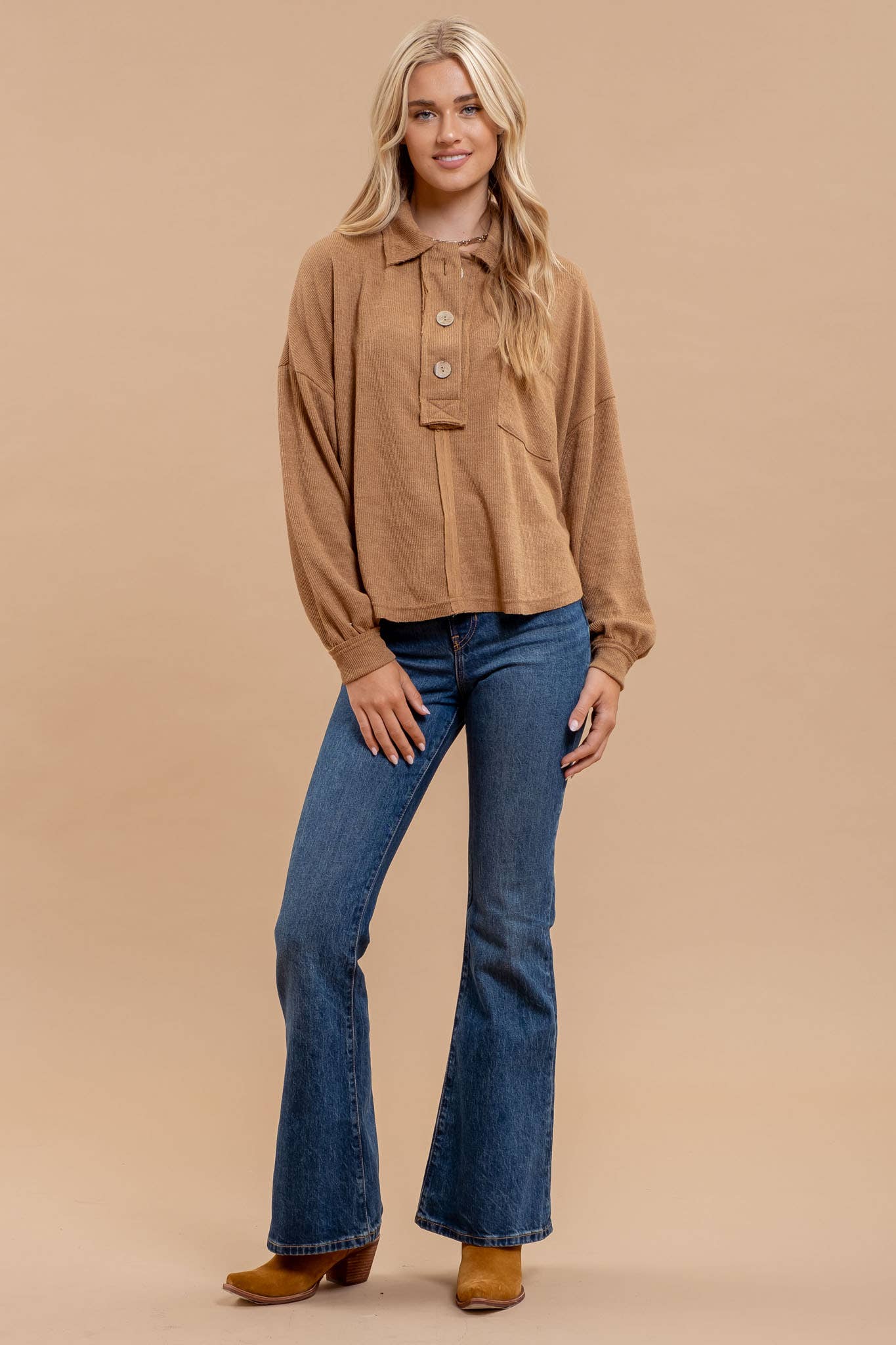 COLLARED RAW EDGE KNIT TOP: ALMOND