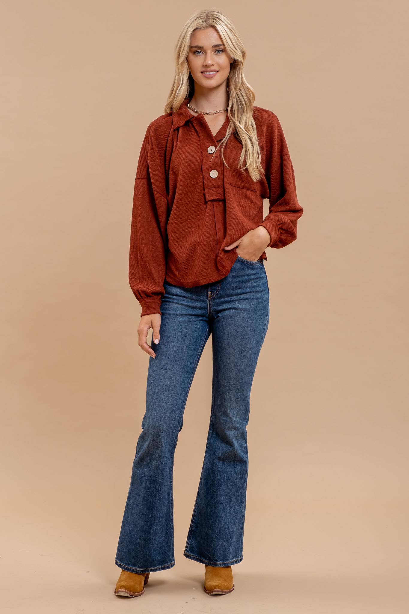COLLARED RAW EDGE KNIT TOP: BRICK