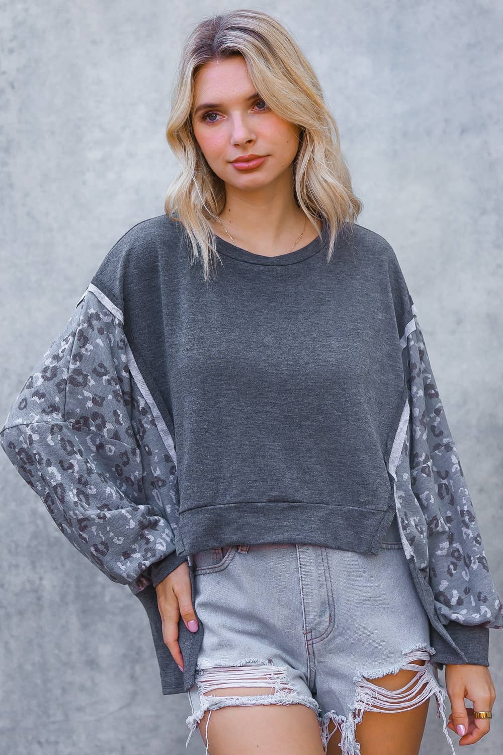 FRENCH TERRY LEOPARD LONG SLEEVE SLITS PULLOVER TOP