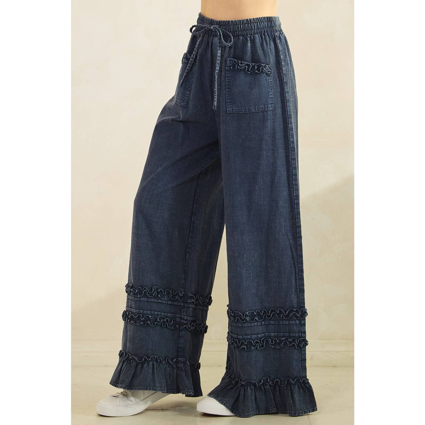 RUFFLE TRIM POCKET MINERAL WASH WIDE LEG PANTS: NEW BLUEBERRY