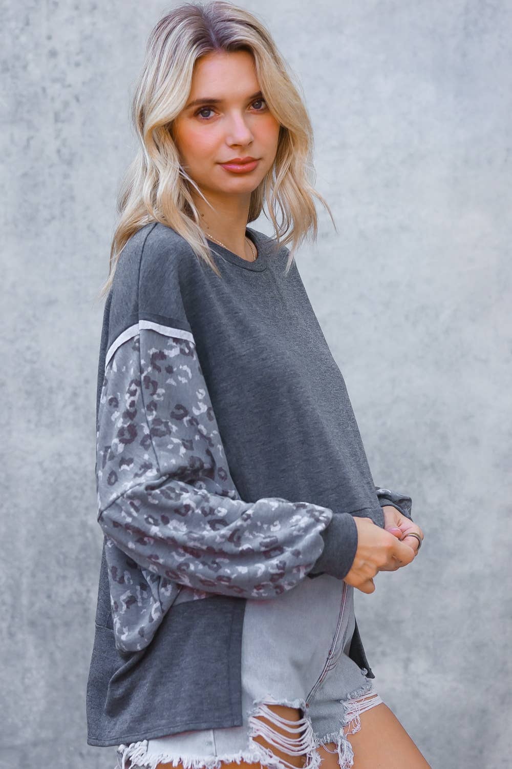 FRENCH TERRY LEOPARD LONG SLEEVE SLITS PULLOVER TOP