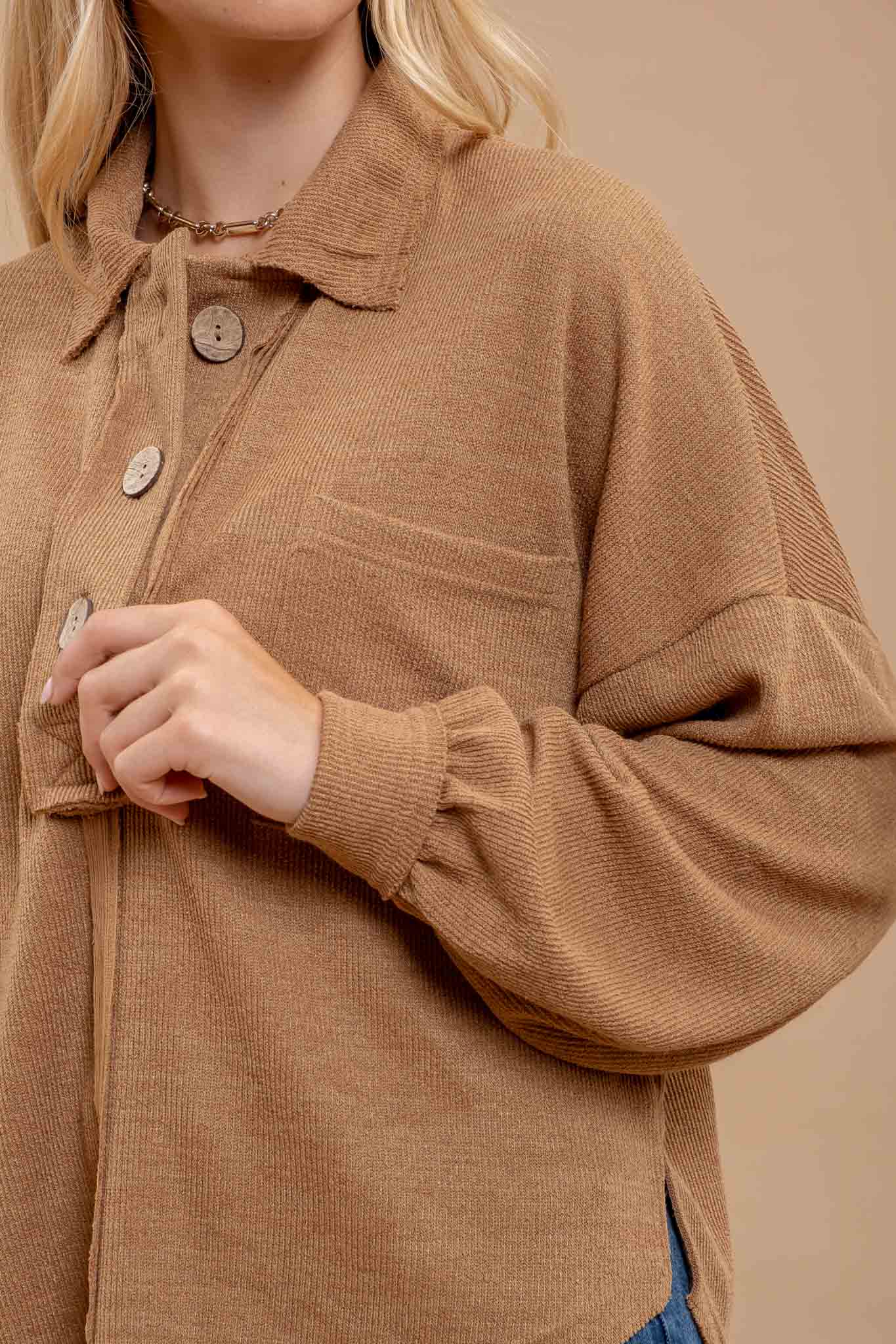 COLLARED RAW EDGE KNIT TOP: ALMOND