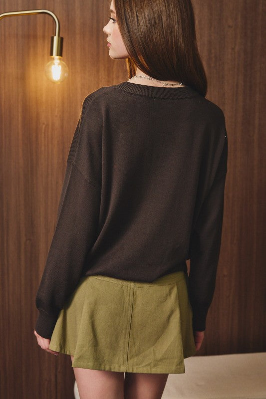 “RETRIEVER DOG" GRAPHIC LONG SLEEVE CREW NECK SWEATER: BROWN
