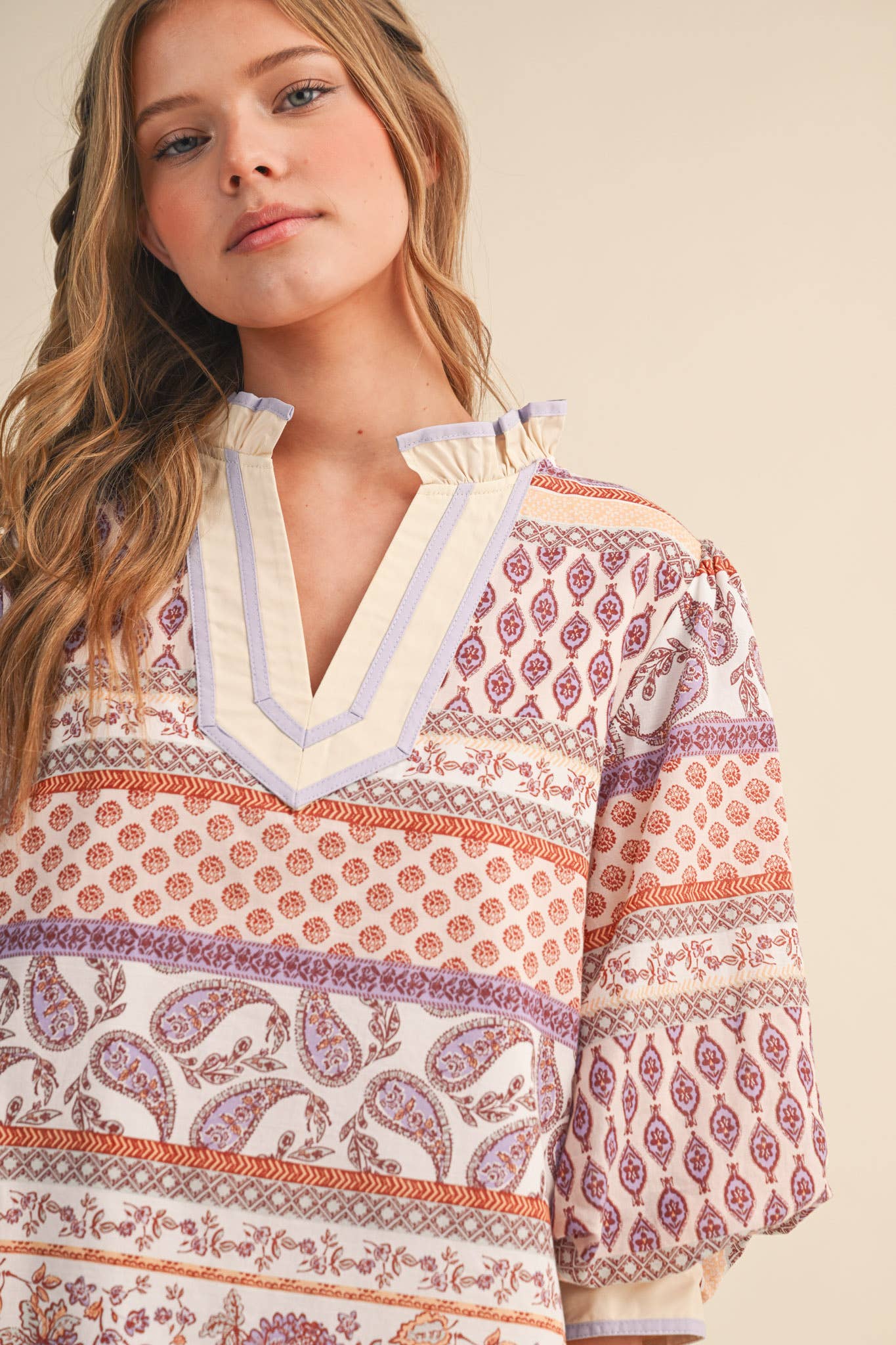 EXCLUSIVE PRINT BUBBLE SLEEVE V NECK