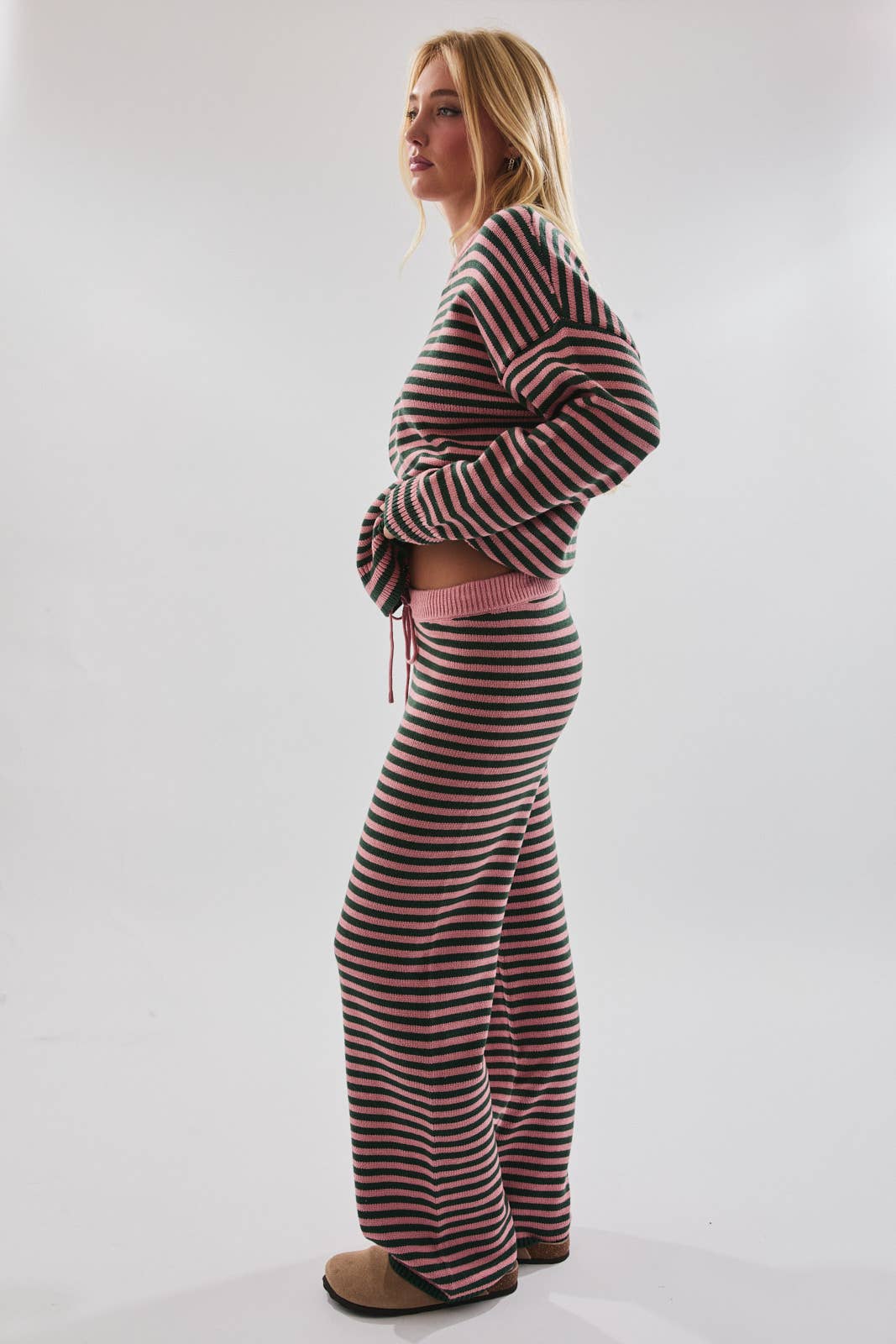 CREW NECK STRIPE SWEATER & WIDE LEG PANTS: MAUVE-OLIVE