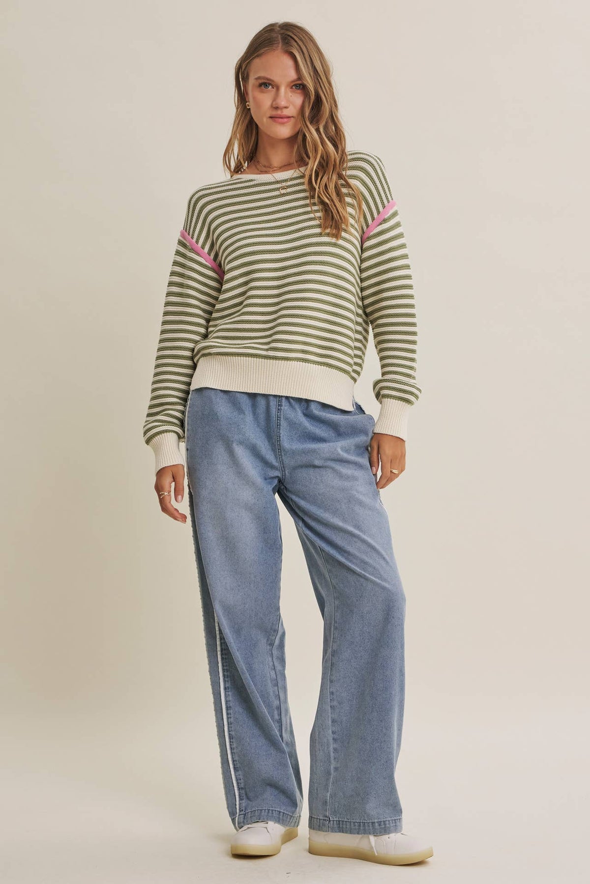 CRISP AIR COTTON SWEATER TOP WITH MODERN POP OF CONTRAST