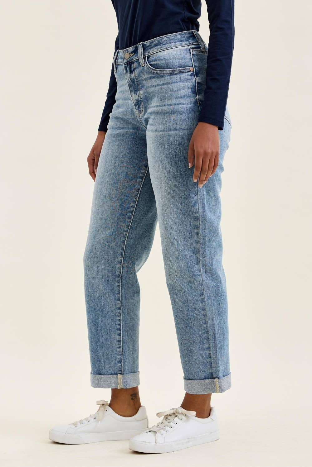 Judy Blue Jeans MR "BILLIE" Boyfriend LT Light Iced Indigo