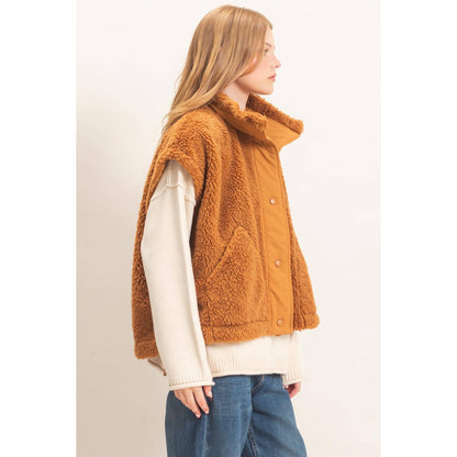 Sherpa Vest With Snap Closure: CAMEL