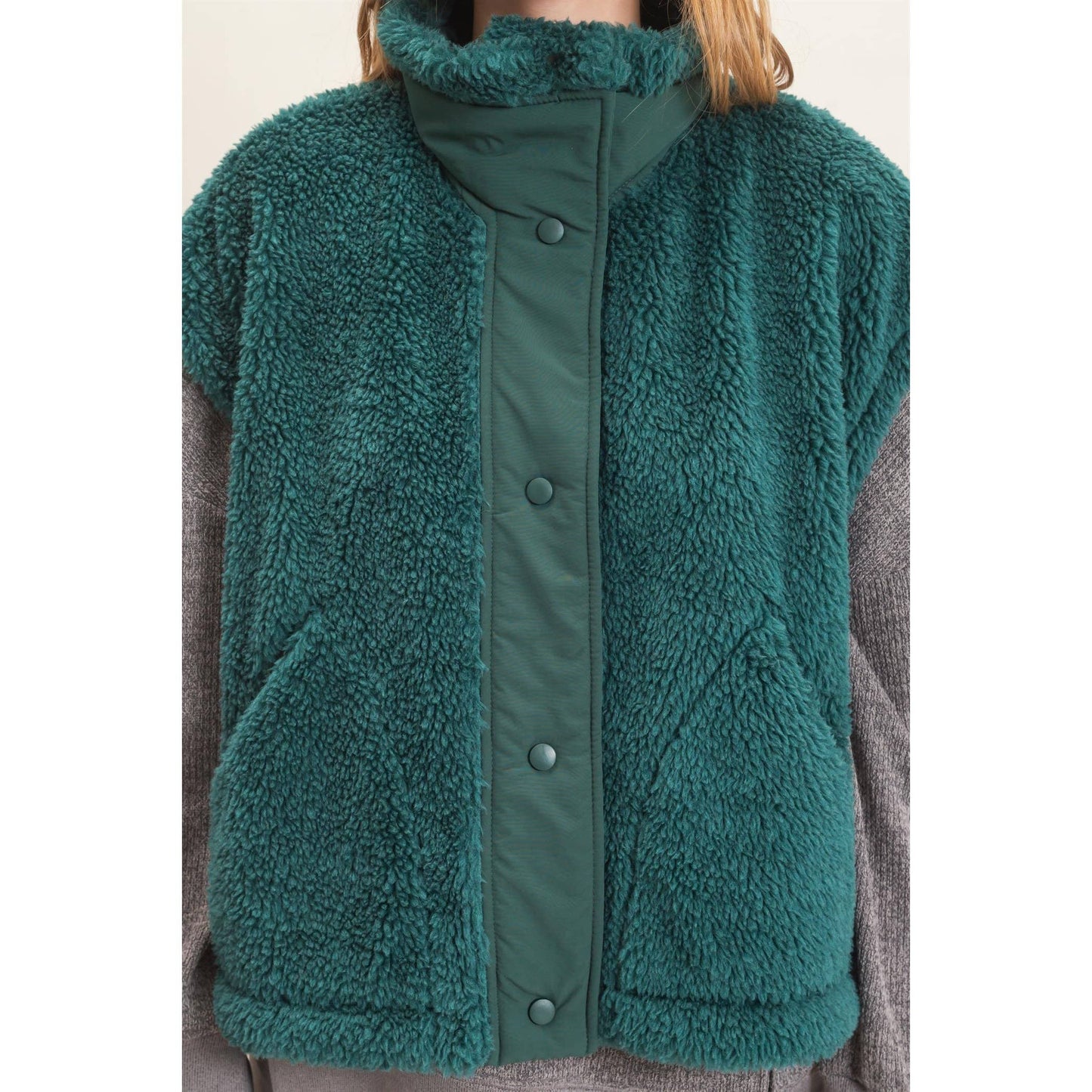 Sherpa Vest With Snap Closure: GREEN
