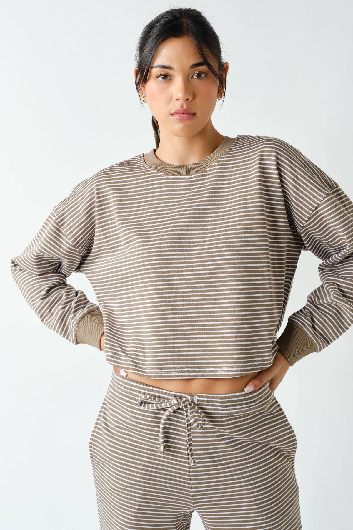 Coastal Striped Crop Top & Pant Set: TRUFFLE/WHITE