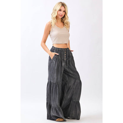 WASHED CHAMBRAY TIERED WIDE LEG BUTTON FRONT PANTS: BLACK