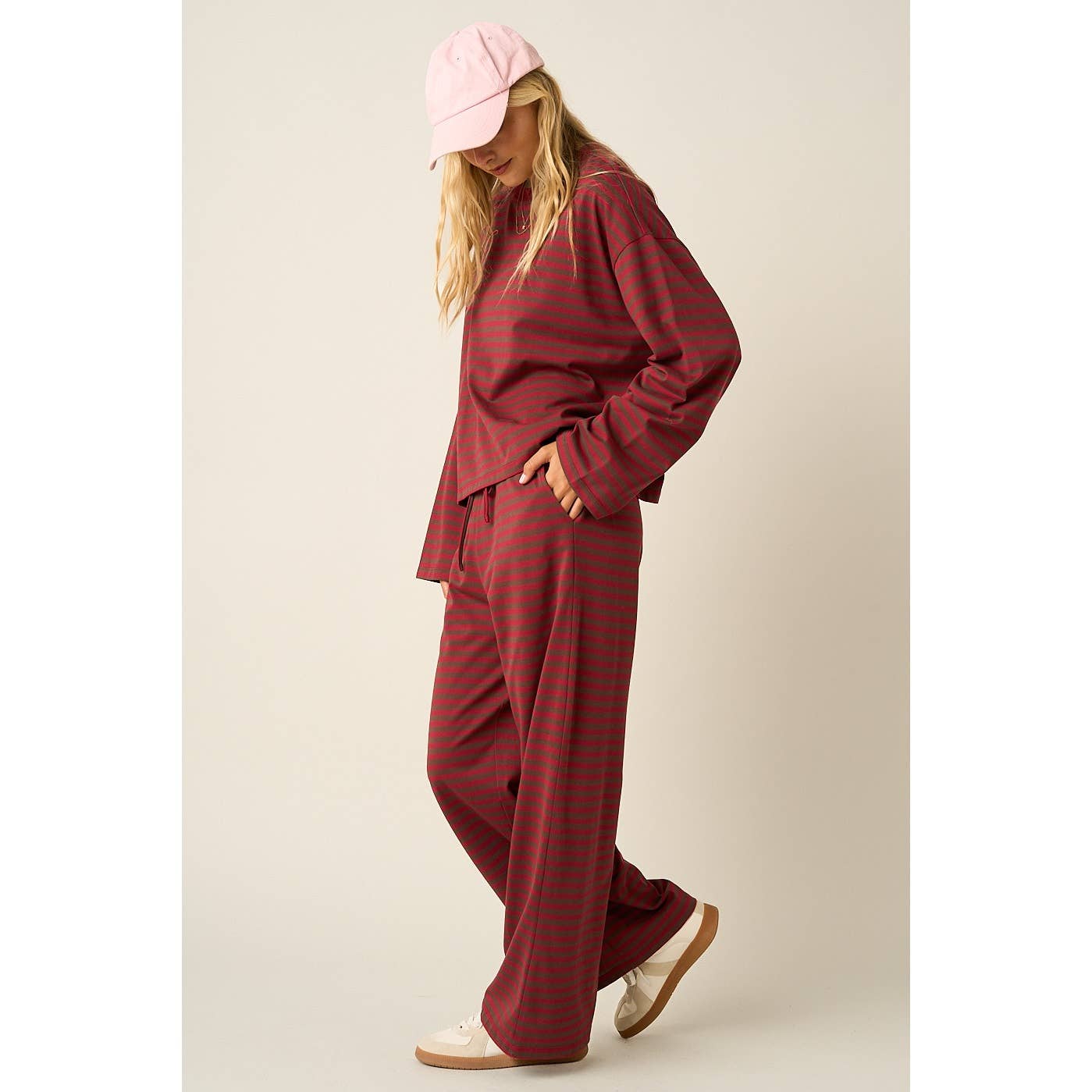 STRIPED PRINT LOUNGE TOP AND PANTS SET: MAROON