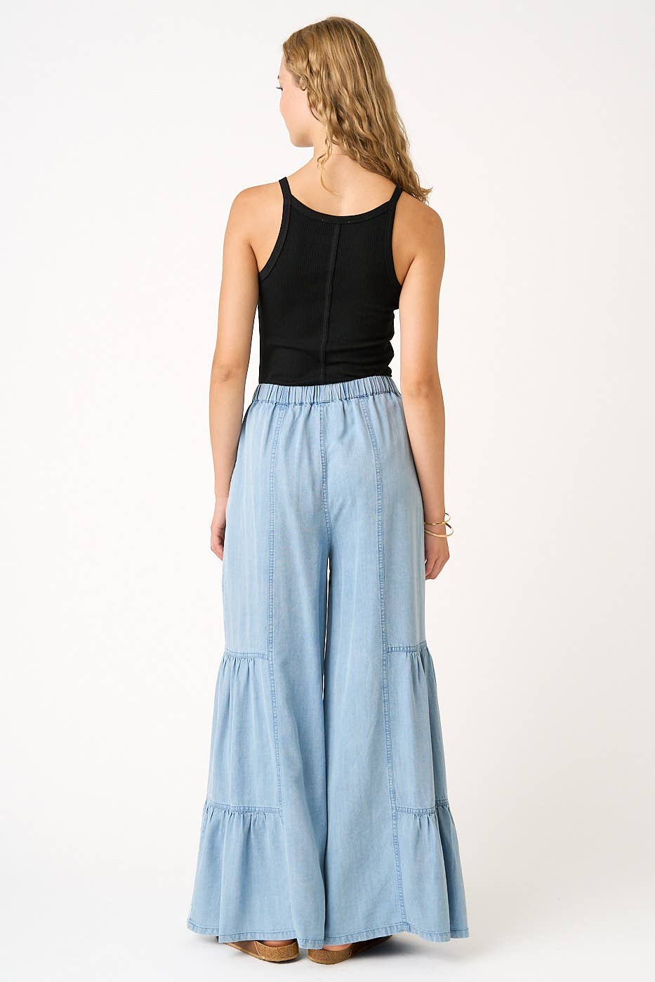 WASHED CHAMBRAY TIERED WIDE LEG BUTTON FRONT PANTS: LT DENIM