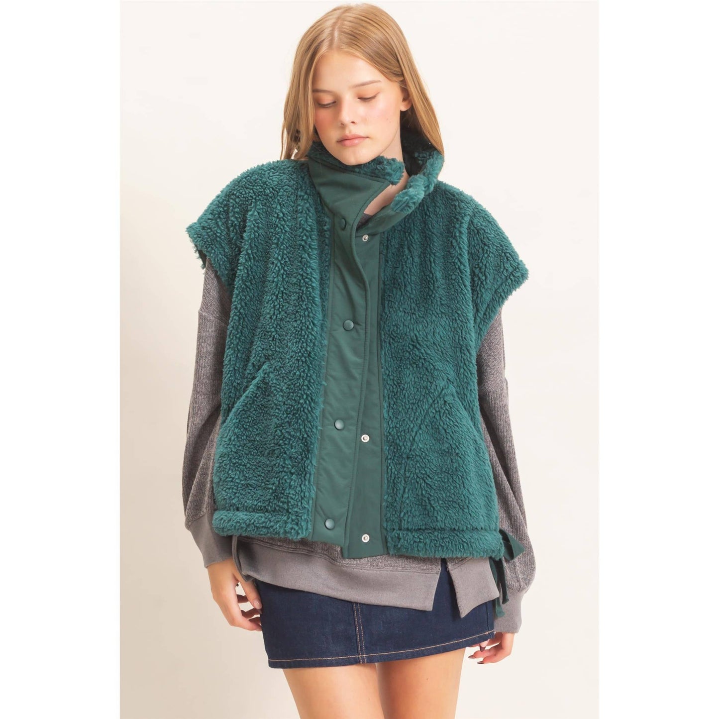 Sherpa Vest With Snap Closure: GREEN