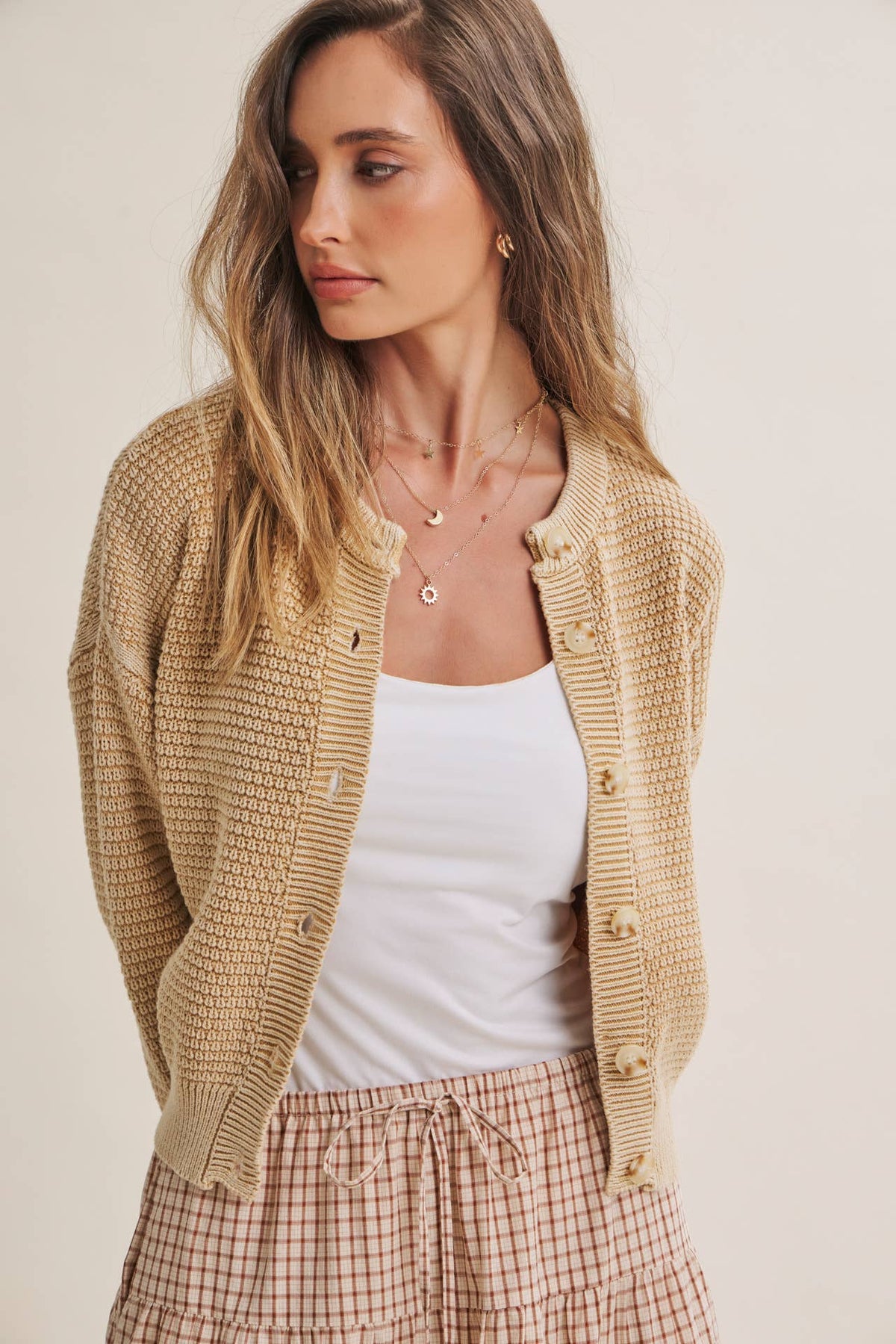 SEASONLESS MINERAL-WASHED COTTON WAFFLE BUTTON-DOWN CARDIGAN: BEIGE