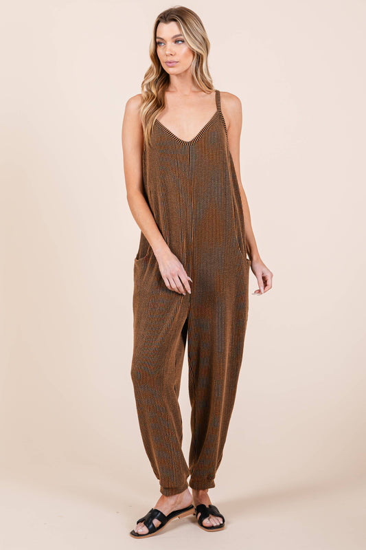 WOMEN'S SLEEVELESS RIB JUMPSUIT: Mocha