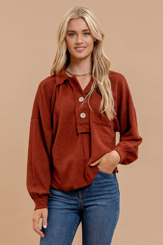 COLLARED RAW EDGE KNIT TOP: BRICK