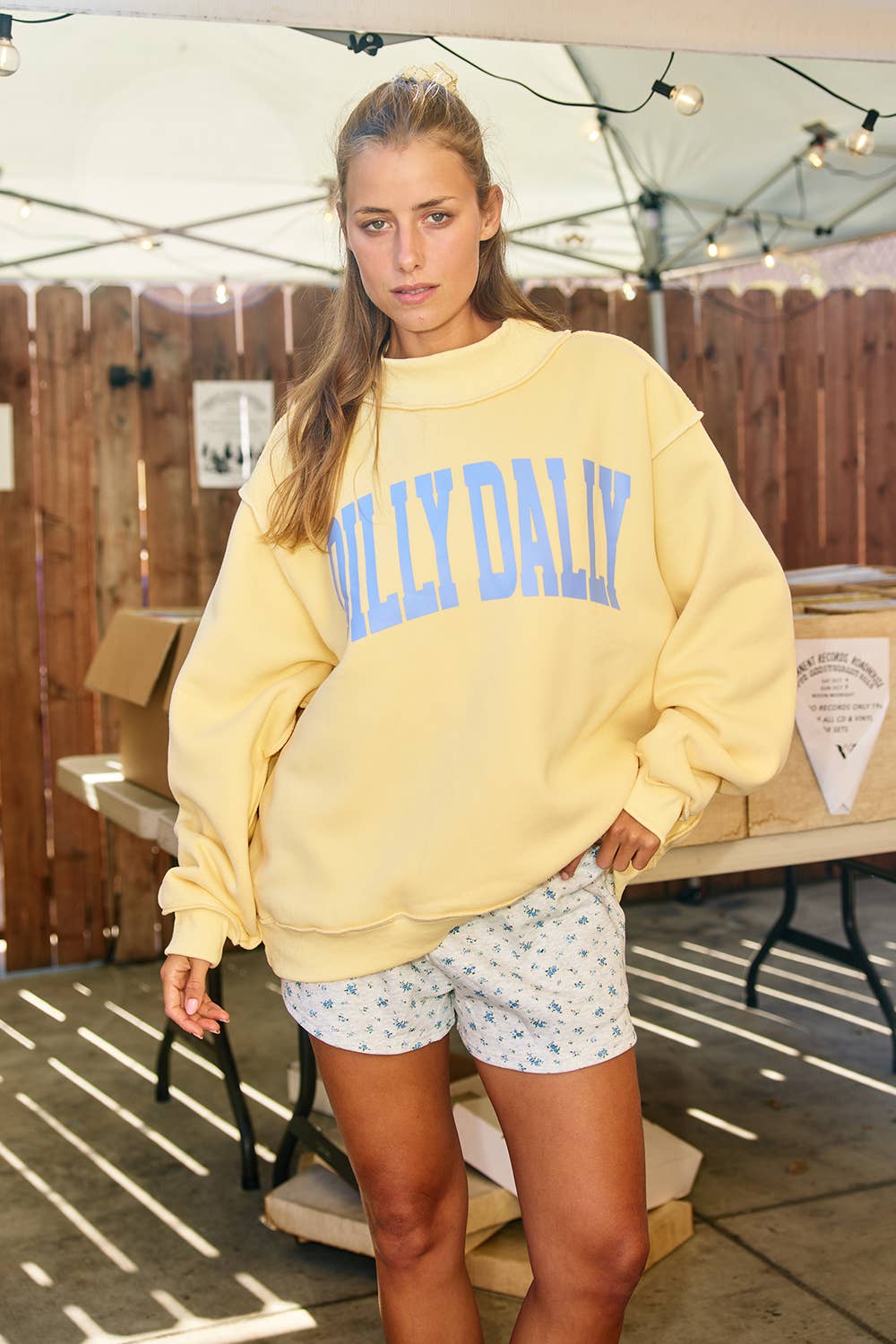 "DILLY DALLY' Mockneck Sweatshirt: Yellow