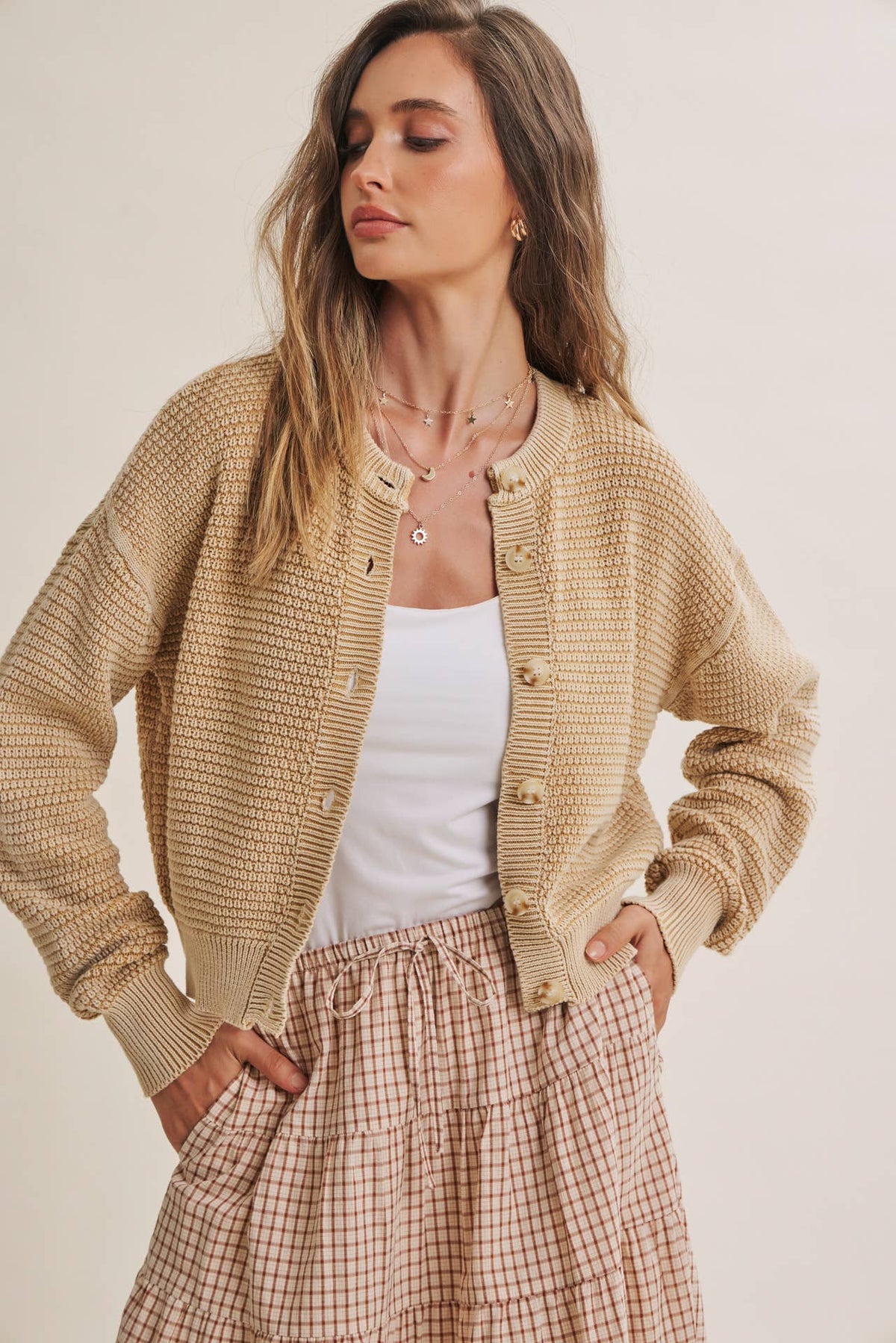 SEASONLESS MINERAL-WASHED COTTON WAFFLE BUTTON-DOWN CARDIGAN: BEIGE