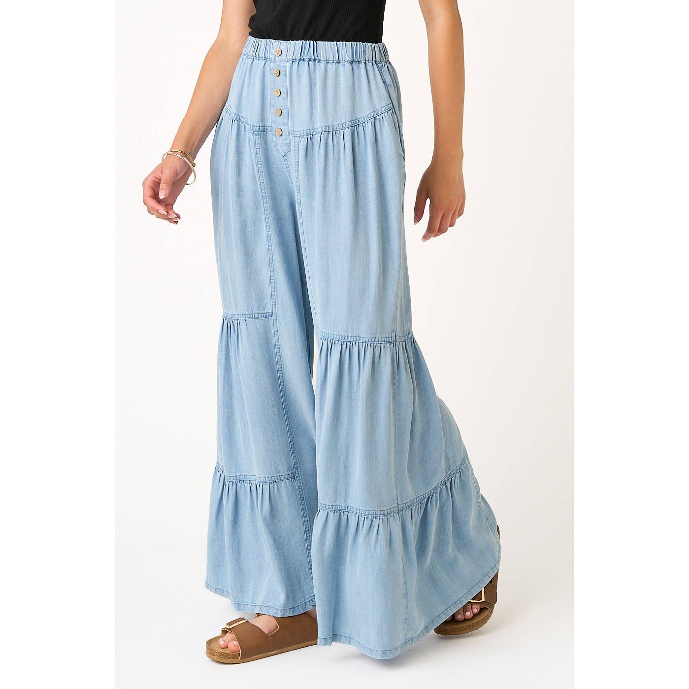 WASHED CHAMBRAY TIERED WIDE LEG BUTTON FRONT PANTS: LT DENIM