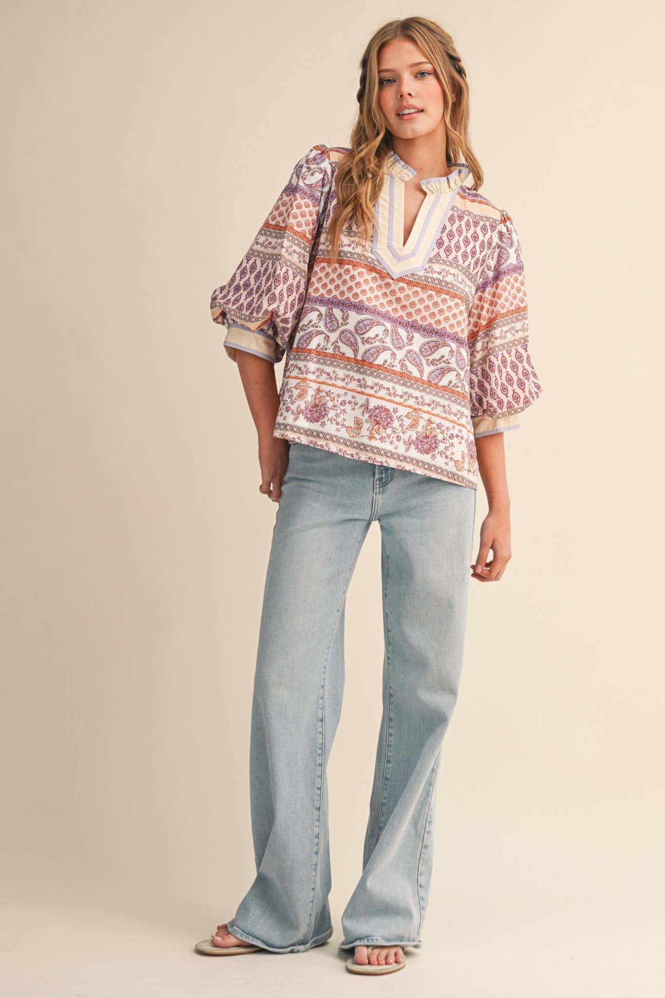 EXCLUSIVE PRINT BUBBLE SLEEVE V NECK