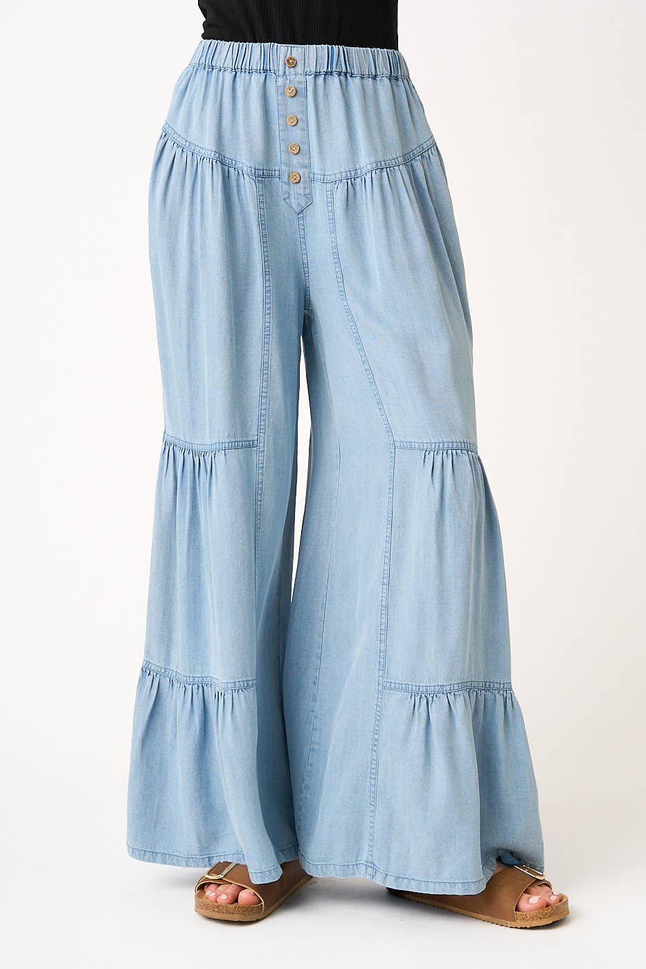 WASHED CHAMBRAY TIERED WIDE LEG BUTTON FRONT PANTS: LT DENIM