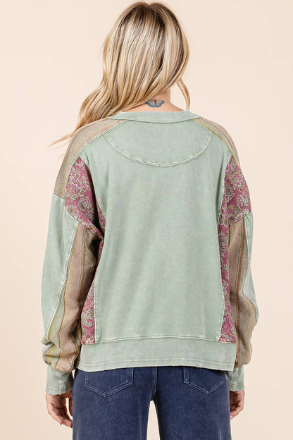 PATCHWORK PRINT MIX MINERAL WASH PULLOVER TOP